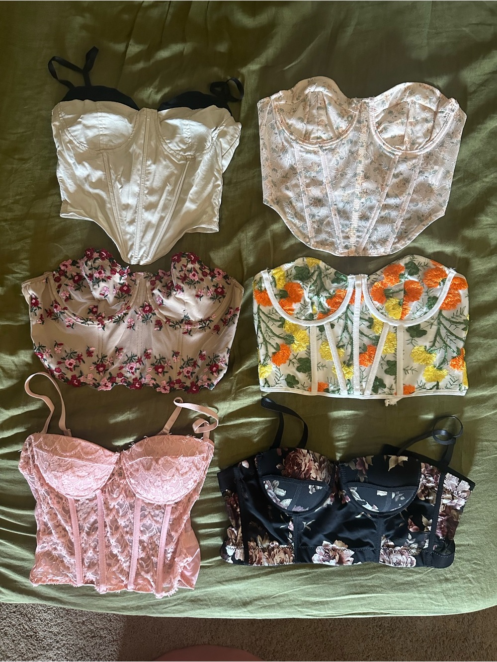 Women’s Floral Lace Embroidered Bundle Bustier Top - M